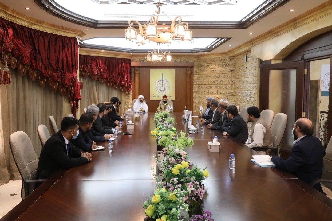 دیدار هیات مذاکره کننده دولت افغانستان با رئیس اتحادیه جهانی علمای اسلام در دوحه