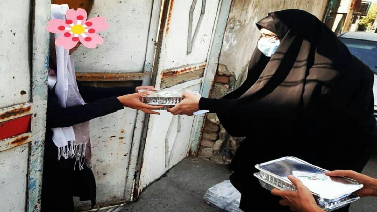 توزیع غذای گرم بین نیازمندان روستاهای حاشیه تهران + تصاویر
