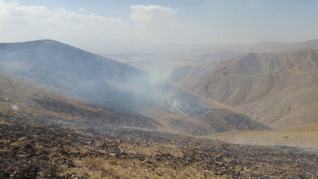 آتش سوزی در مراتع بستان آباد مهار شد