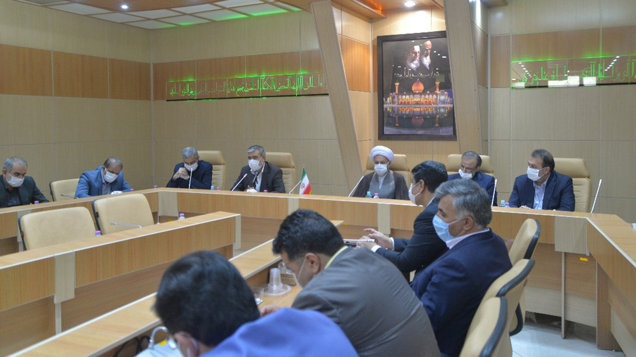 تمرکز زدایی و تفویض اختیار به استان‌ها در عبور از مشکلات راهگشا است/ زنجیره صنعتی در فارس مورد توجه قرار گیرد