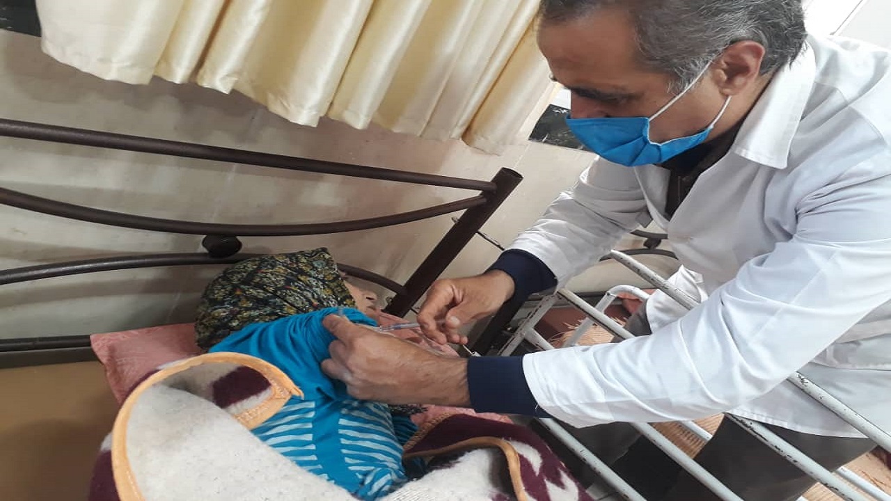 توزیع واکسن آنفلوآنزا در بین مراکز نگهداری از سالمندان بهزیستی
