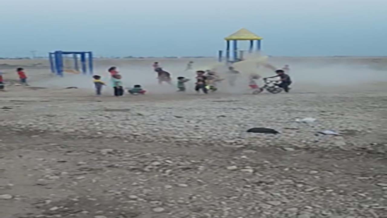 نگاهی به وضعیت اسفناک پارک بازی در اهواز + فیلم