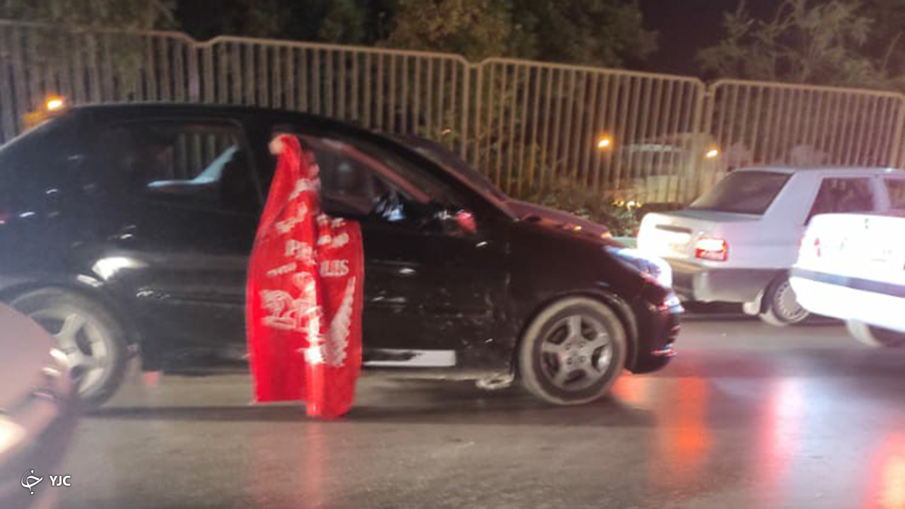 شادی مردم شیراز پس از پیروزی تیم فوتبال پرسپولیس ایران مقابل النصر عربستان