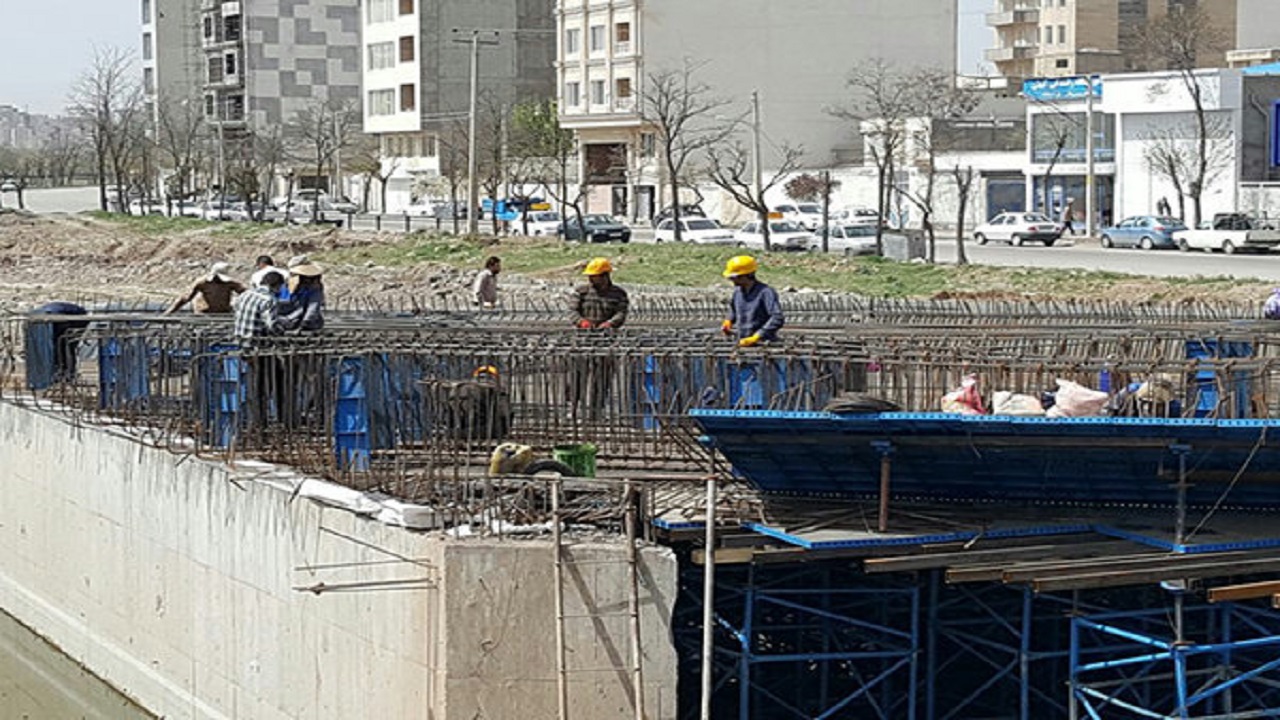 پیشرفت پل قدس اردبیل باید برای مردم ملموس باشد