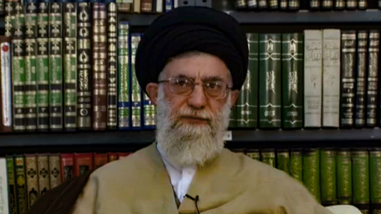 صحبت‌های شنیده نشده رهبر انقلاب از احساس جدا شدن روح از بدنشان در روز ترور + فیلم