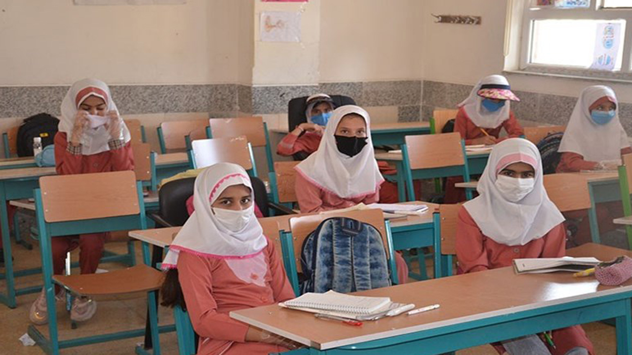 نظارت بر رعایت دستورالعمل های بهداشتی در مدارس زنجان