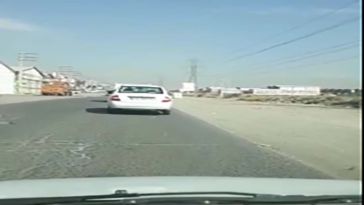 وضع نامناسب روکش آسفالت در اتوبان آزادگان + فیلم