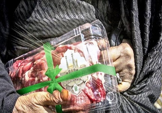 توزیع ۴ هزار بسته گوشت نذری بین مددجویان زنجانی