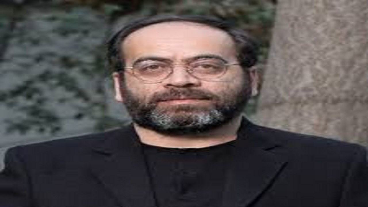 گسترش فضای مجازی دلیل شناخته شدن شاعران و نویسندگان غیرواقعی