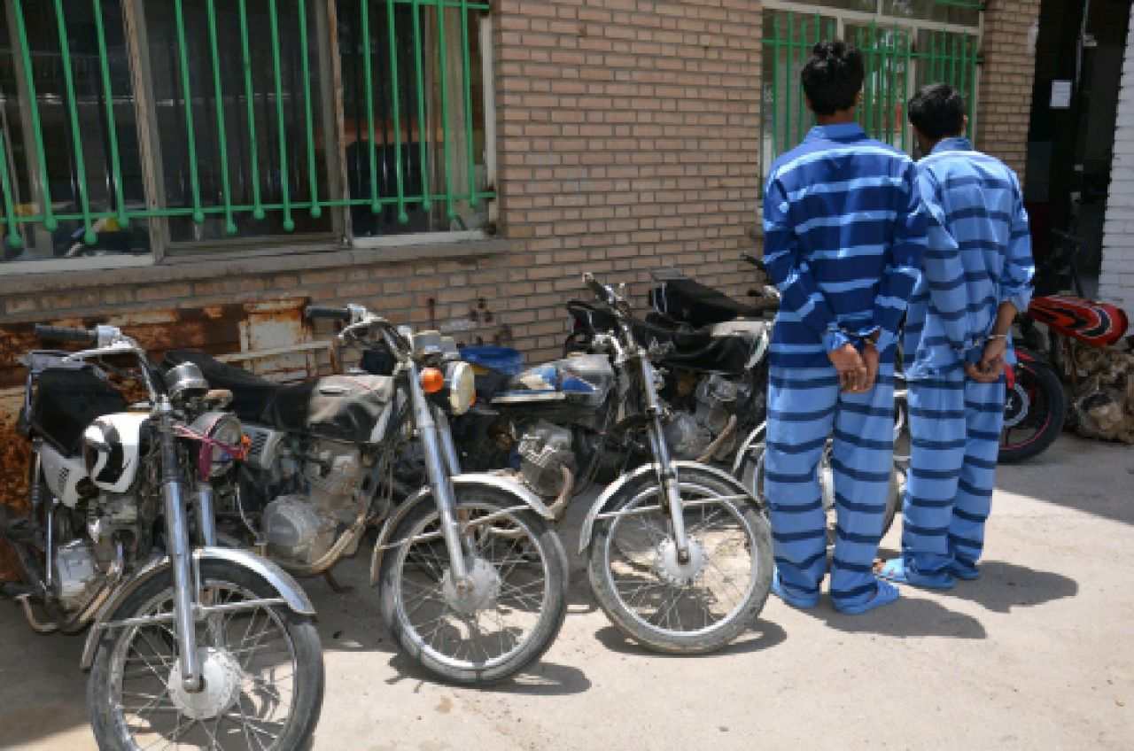 دستگیری ۲ سارق و کشف ۶ دستگاه موتورسیکلت سرقتی در ابهر