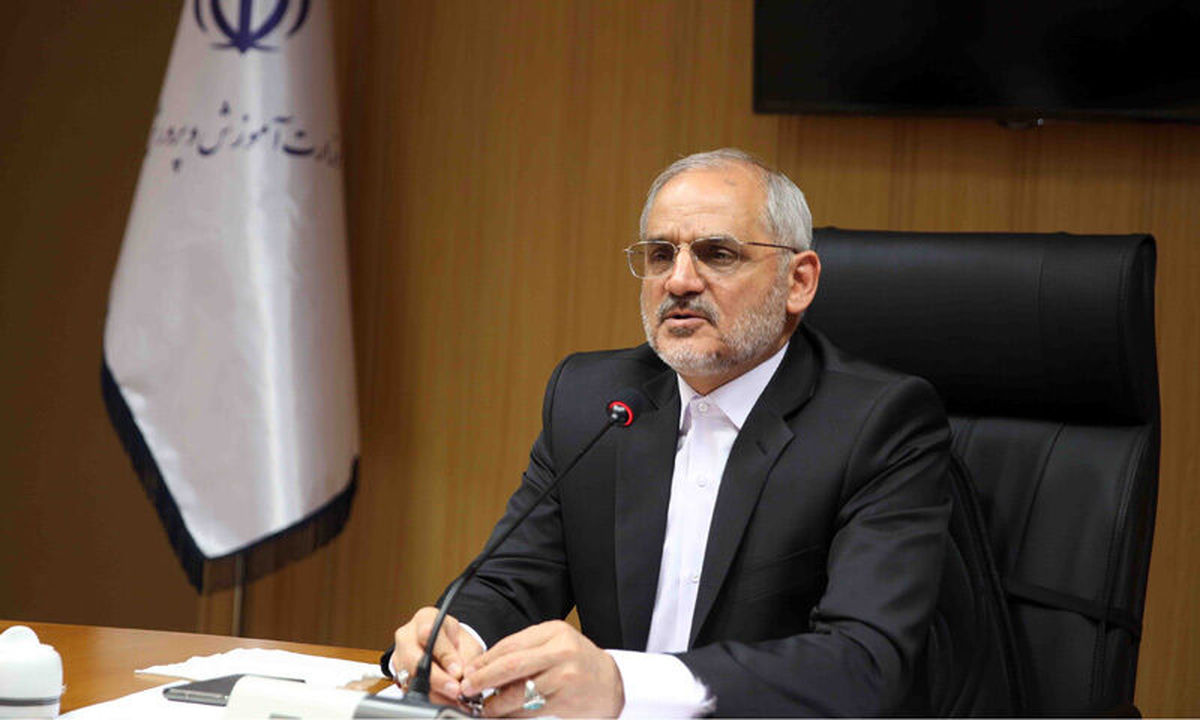 نبرد با کرونا بدون اسلحه/ حکایت مردمانی که در خاموشی خدمت می&zwnj;کنند/ وقتی باز هم قیمت مرغ وتخم مرغ گران است!