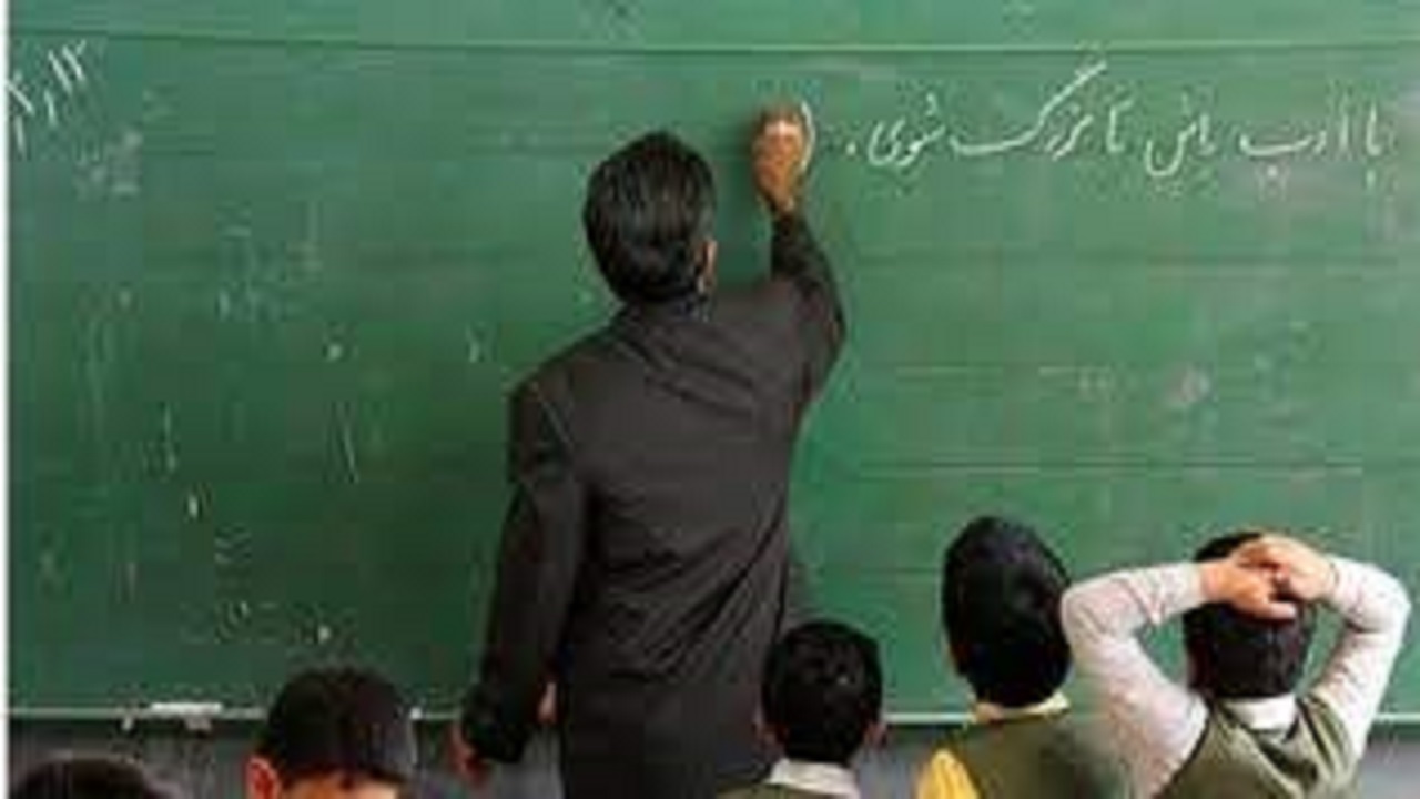 کاشان کمبود معلم و مدرسه دارد