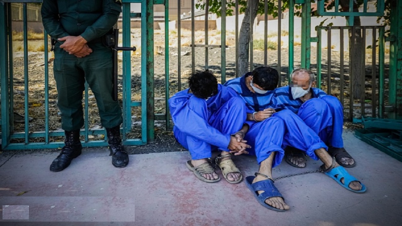 دستگیری سارقی که با تیغ جراحی، پلیس را زخمی کرد