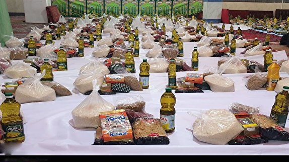 توزیع بسته های غذایی بین نیازمندان خراسان شمالی در موکب&zwnj;های اربعین حسینی