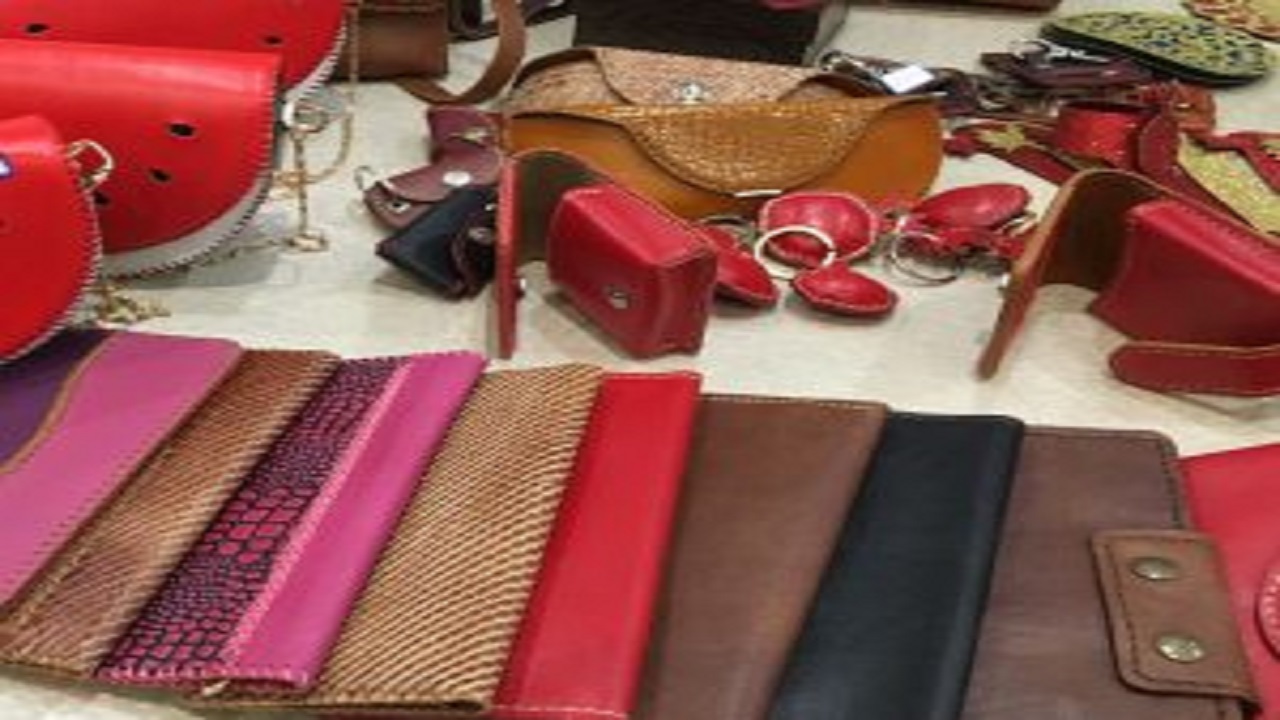 برگزاری دوره آموزشی تخصصی برای شاغلین رشته چرم دست دوز در قزوین
