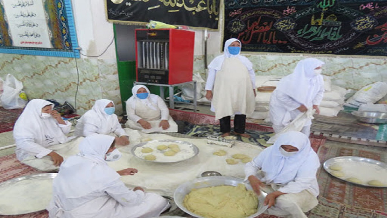 پخت و توزیع نان رایگان در شهرستان خوسف