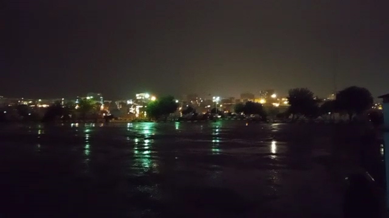 فیلمی از لحظه رعد و برق در بارندگی شب گذشته تبریز