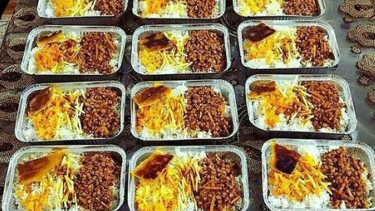 غذای نذری بین زندانیان خوزستانی توزیع می‌شود