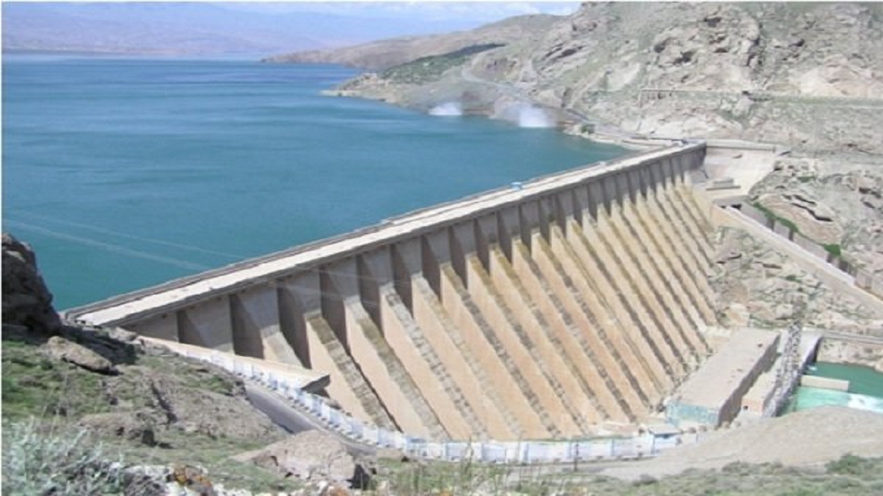آغاز شستشوی تجهیزات کلید خانه نیروگاه‌های خوزستان