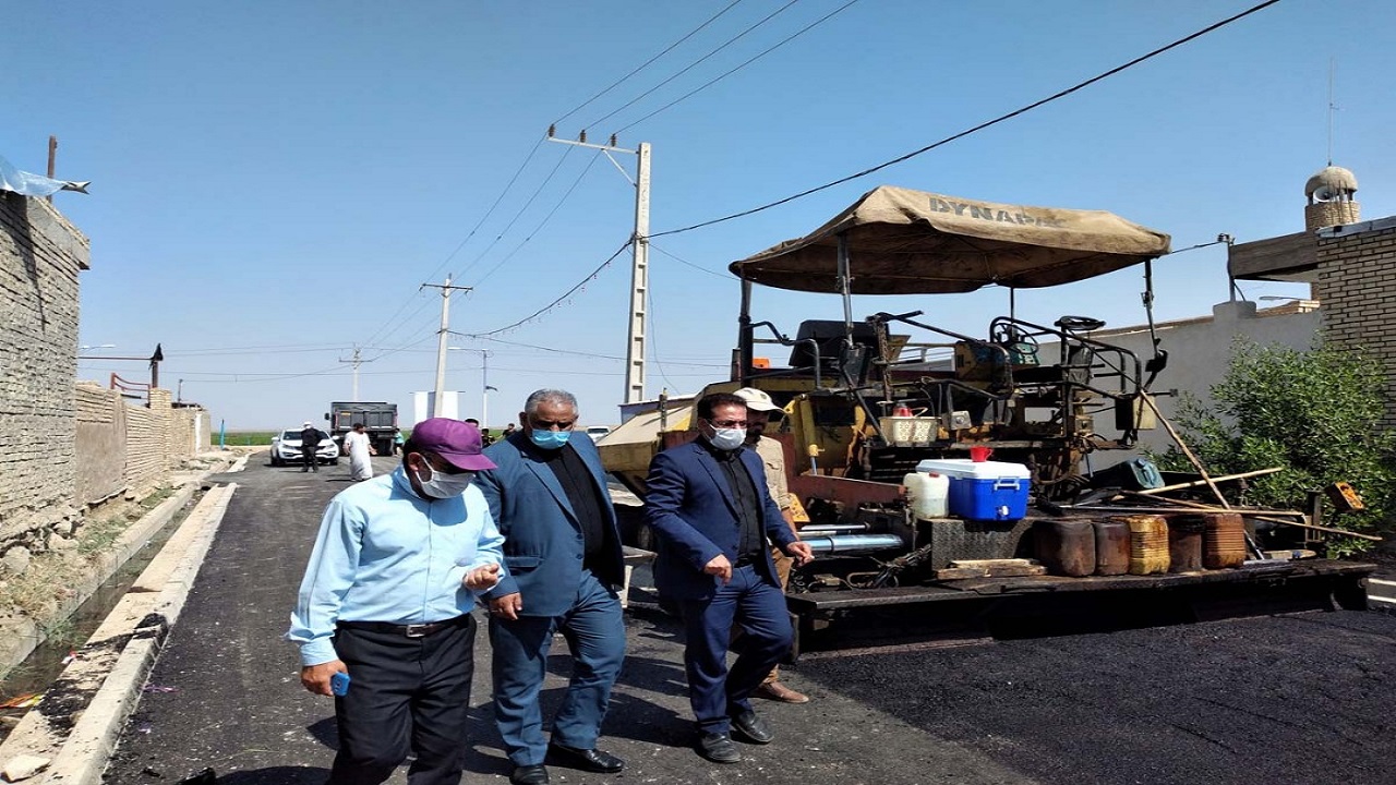 اجرای پروژه آسفالت معابر در روستای هوفل غربی دشت آزادگان