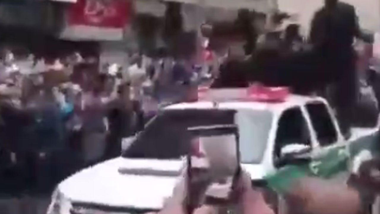 گرداندن سارقان موبایل در مقابل پاساژ علاءالدین + فیلم