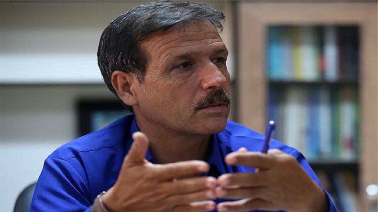 دشمن امروز حسین (ع) را پیدا کنیم و مقابل او بایستیم