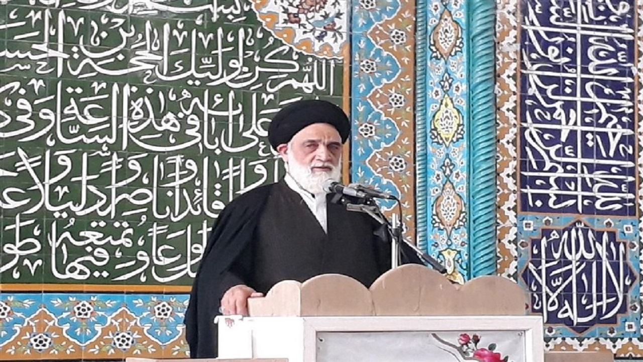 باید از امام حسین (ع) درس زندگی بگیریم
