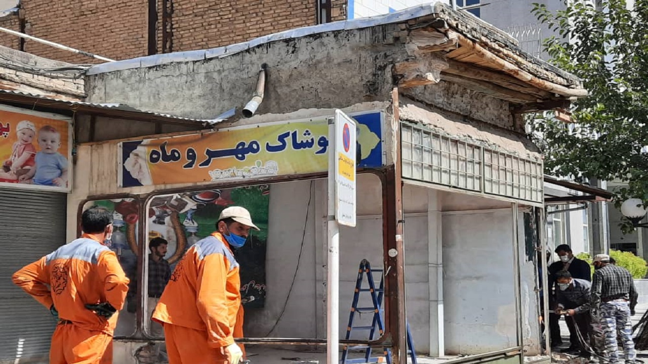 یک واحد تجاری غیرمجاز در شهرکرد تخریب شد