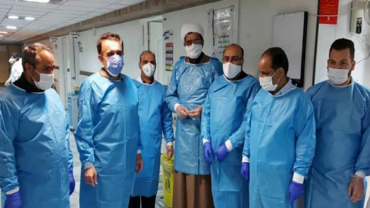 رئیس دانشگاه علوم پزشکی قم از یک مرکز درمانی کرونا بازدید کرد