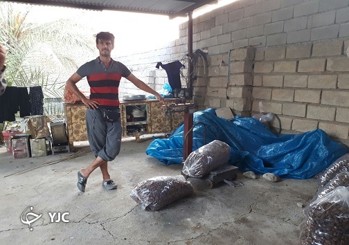 یک خرما فروش بهبهانی