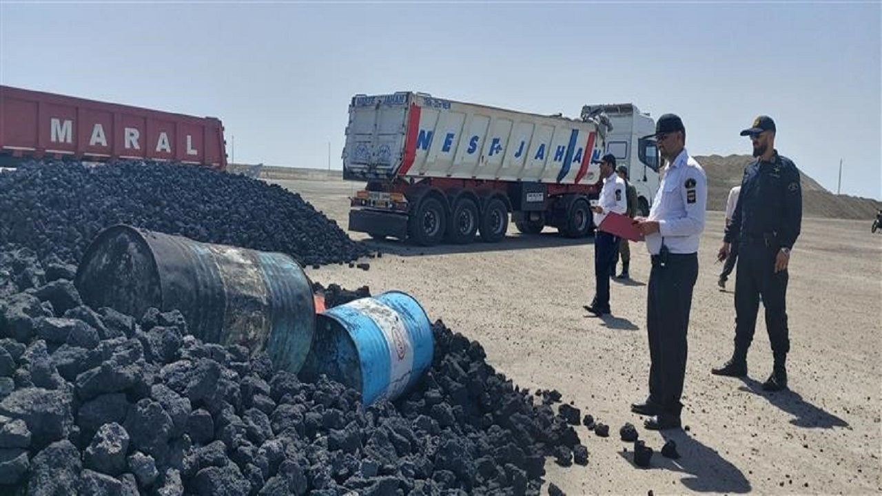 کشف ۸۸۰ لیتر سوخت قاچاق در بندر شهید بهشتی چابهار