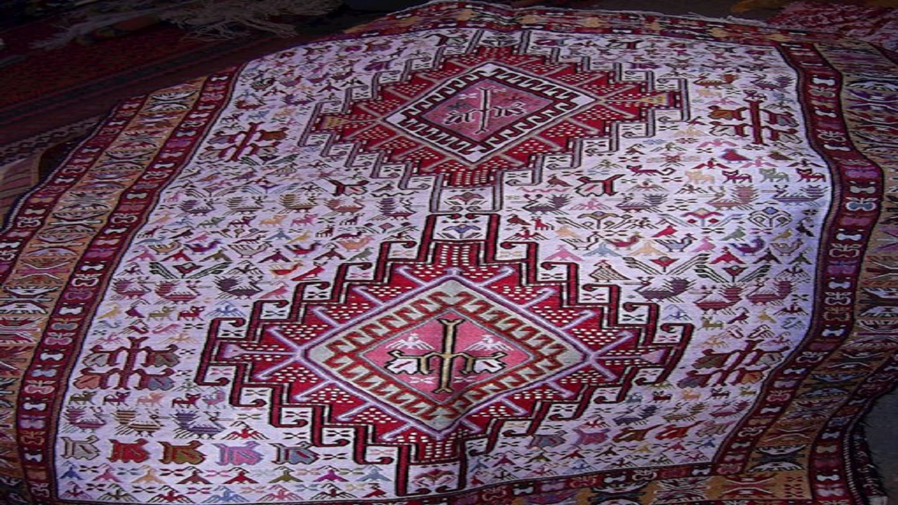 فعالیت ۶۰۰ بافنده گلیم در استان اردبیل