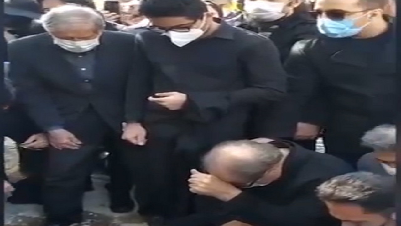 فیلمی از خاکسپاری استاد شجریان در آرامگاه فردوسی مشهد