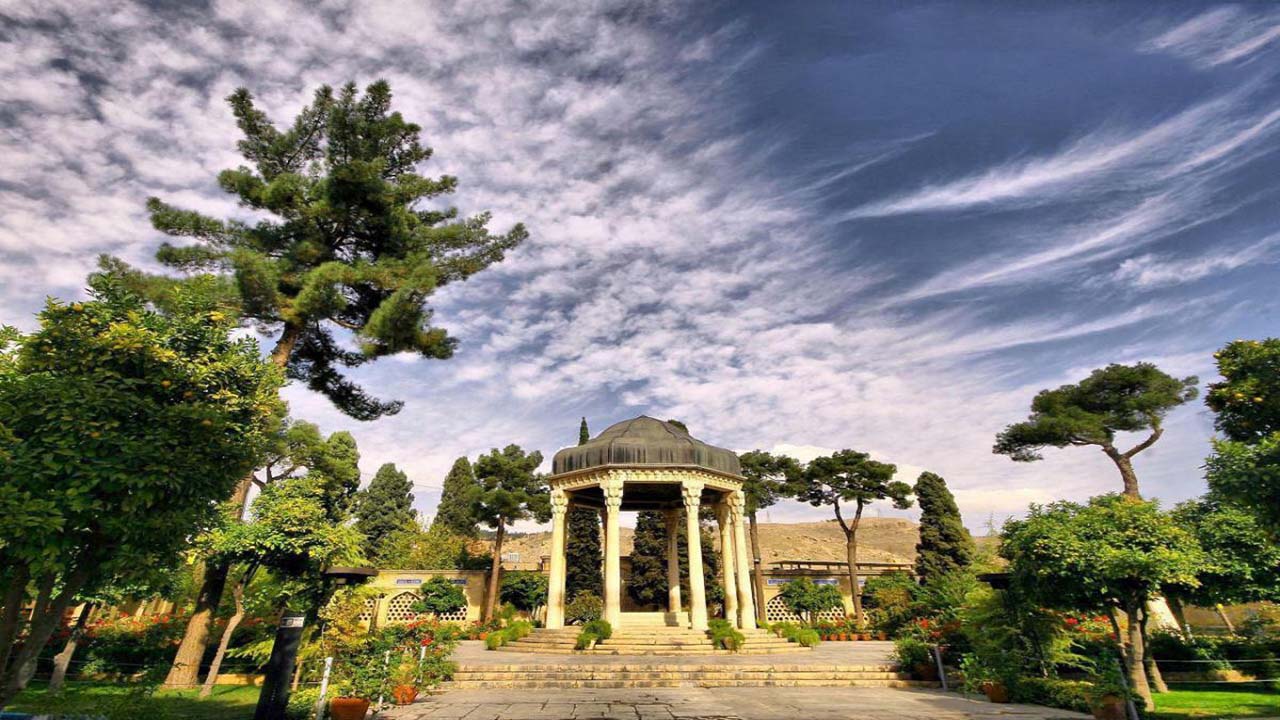 آیا کرونا مانعی برای انتقال اشعار حافظ به حافظ دوستان است؟