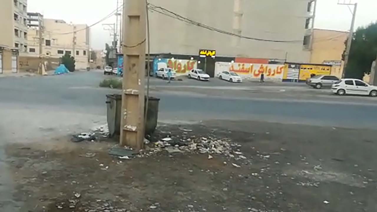 گلایه از وضعیت نامناسب یک کوچه در منطقه گلستان + فیلم
