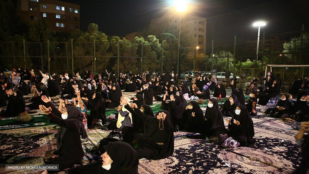 برپایی سفره نمادین حضرت رقیه (س) در محله استاد معین + تصاویر
