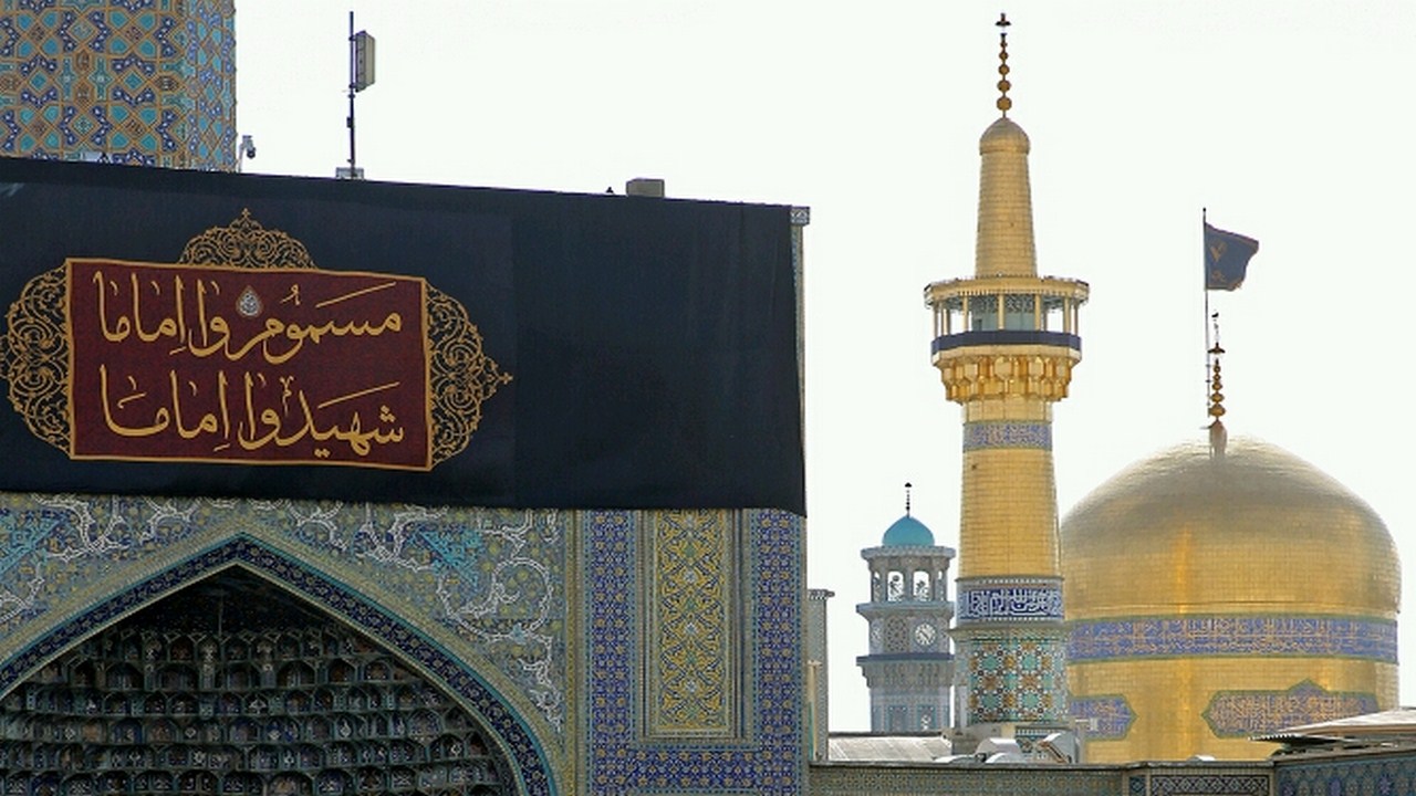 مشهدالرضا سیاه پوش و مهیای سوگ خورشید هشتم/ عزاداری‌ها با رعایت دستورالعمل ها انجام می‌شود
