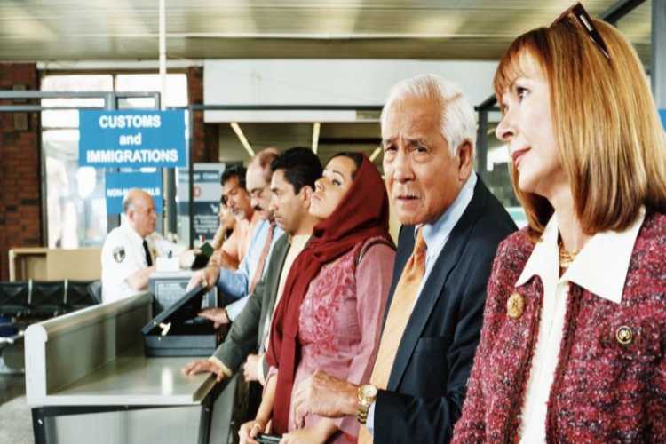 کار&zwnj;های عادی که هرگز نباید در کشور&zwnj;های دیگر انجام دهید