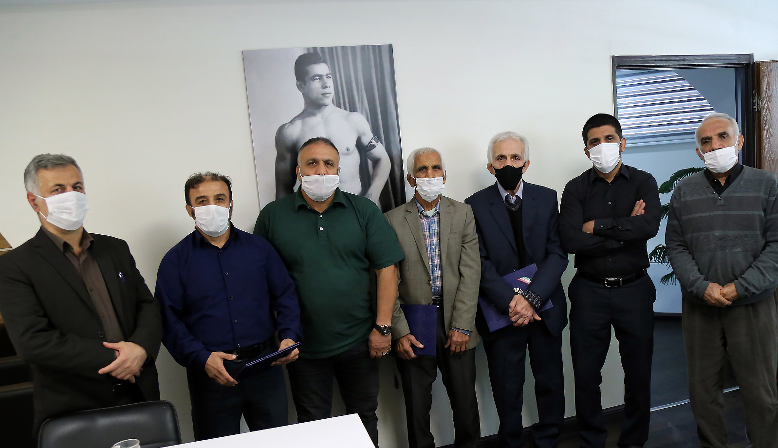 تجلیل فدراسیون از سه پیشکسوت کشتی