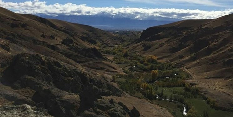 سنگ&zwnj;نوشته&zwnj;های روستای &laquo;رازلیق&raquo; و راز&zwnj;های مانده از اورارتو&zwnj;ها