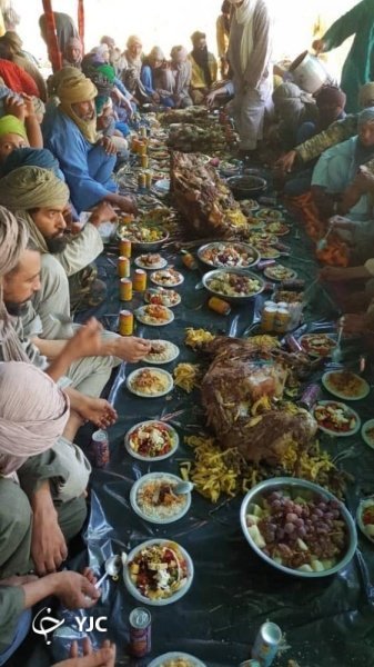 جشن مفصل القاعده پس از دریافت باج ۳۰ میلیون یورویی+ تصاویر جشن مفصل القاعده پس از دریافت باج ۳۰ میلیون یورویی+ تصاویر