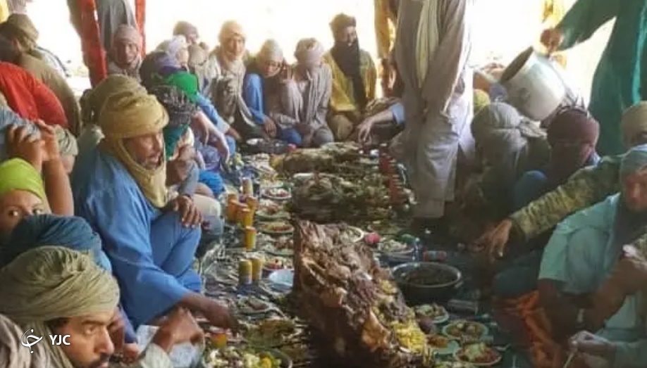 جشن مفصل القاعده پس از دریافت باج ۳۰ میلیون یورویی+ تصاویر جشن مفصل القاعده پس از دریافت باج ۳۰ میلیون یورویی+ تصاویر