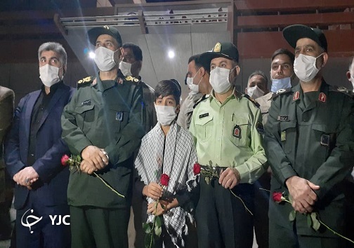 پیکر مطهر شهدای دفاع مقدس و مدافع حرم بر دستان اهوازی&zwnj;ها
