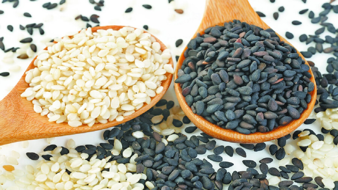 خواص شگفت‌انگیز دانه‌های سلامت‌بخش کنجد