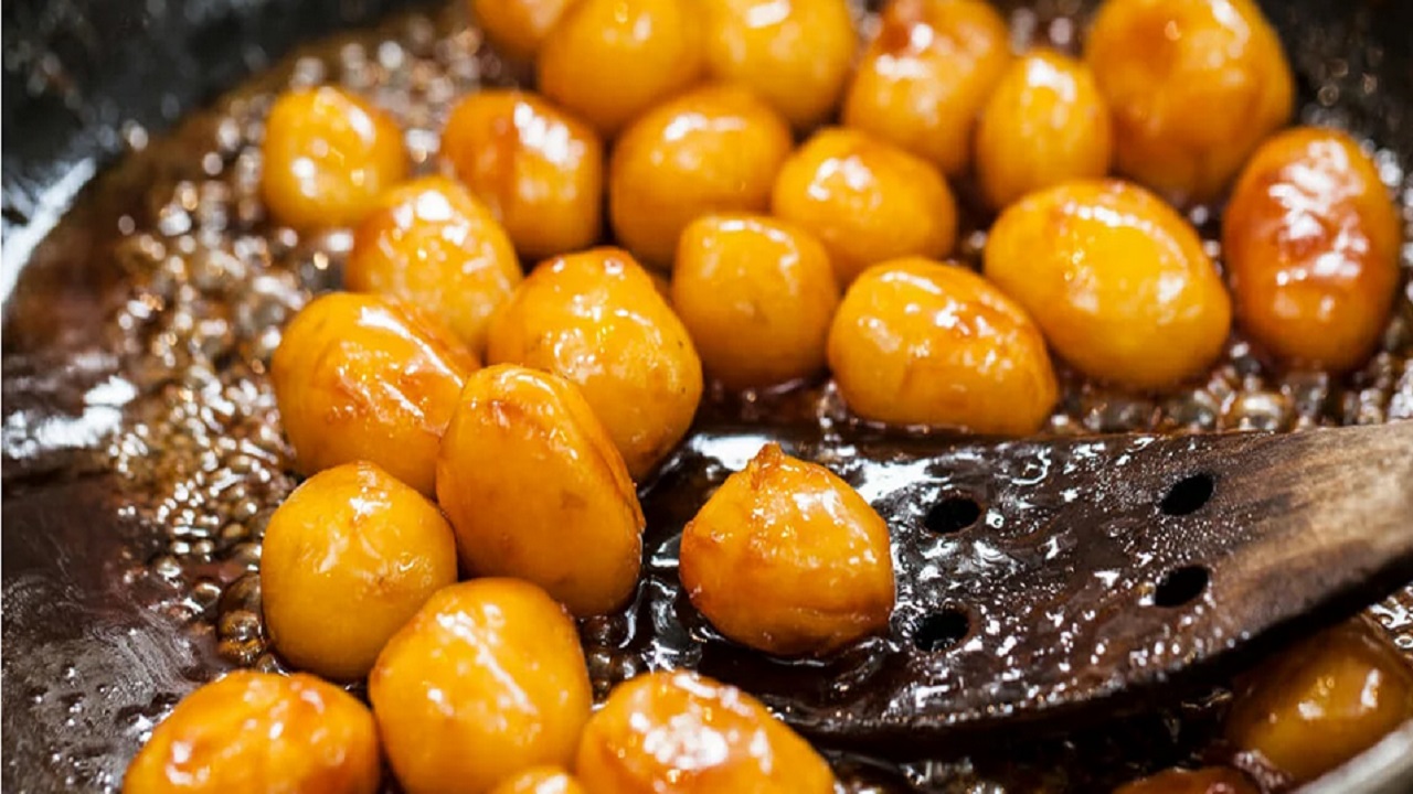 آموزش آشپزی؛ از بیف پای با خمیر پیراشکی و رول ژامبون تنوری تا خورش دوغ پای خوشمزه + تصاویر