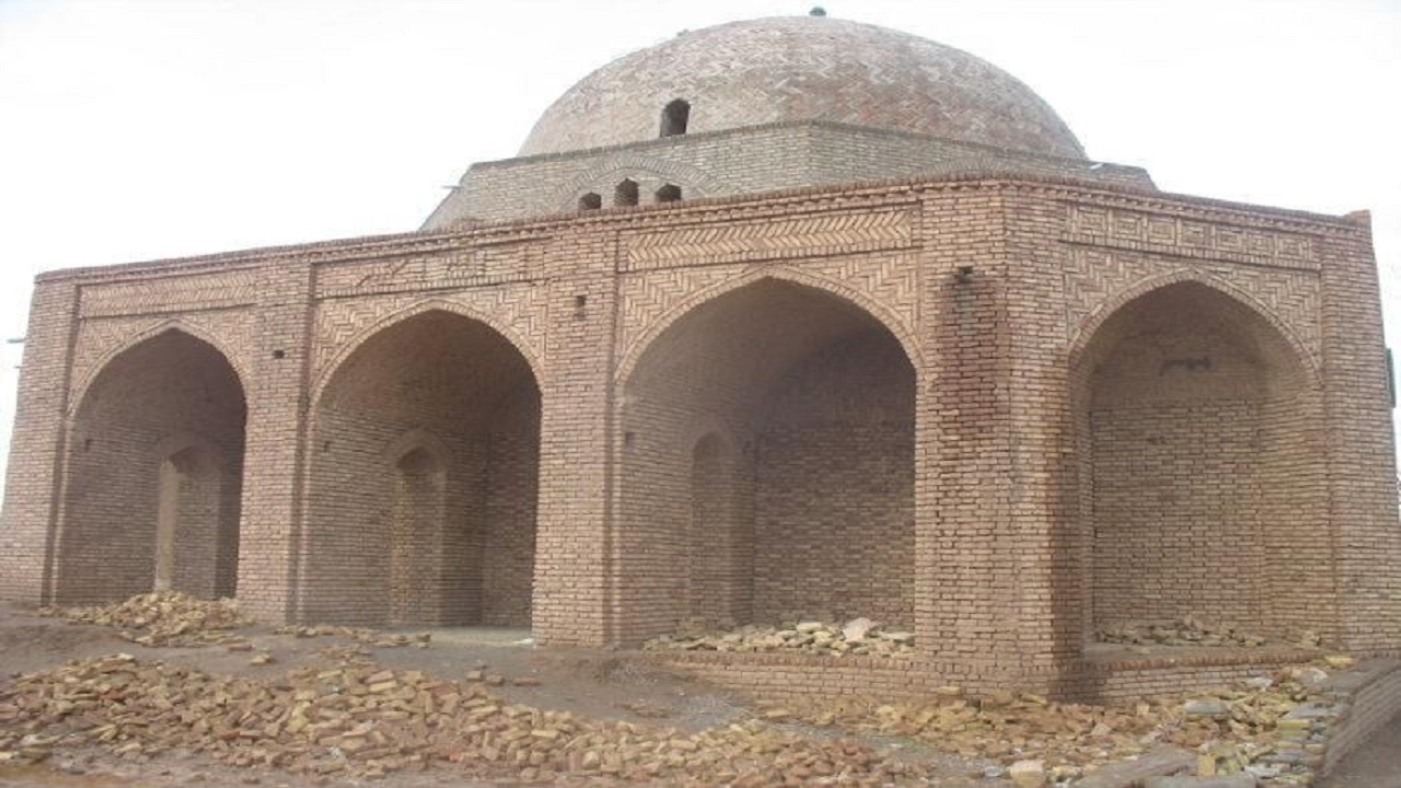 بقاع متبرکه داورزن نیاز به مرمت اضطراری دارد