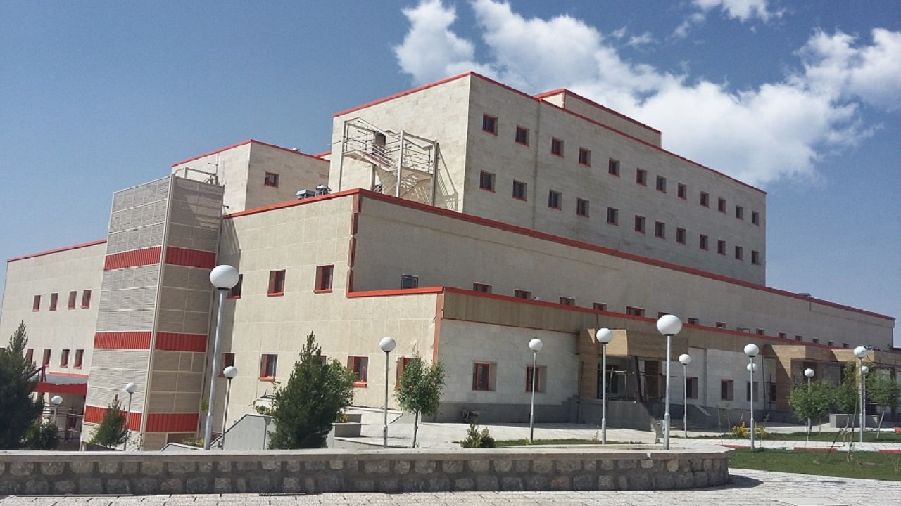 بهسازی و آسفالت مسیر دسترسی به بیمارستان بروجن