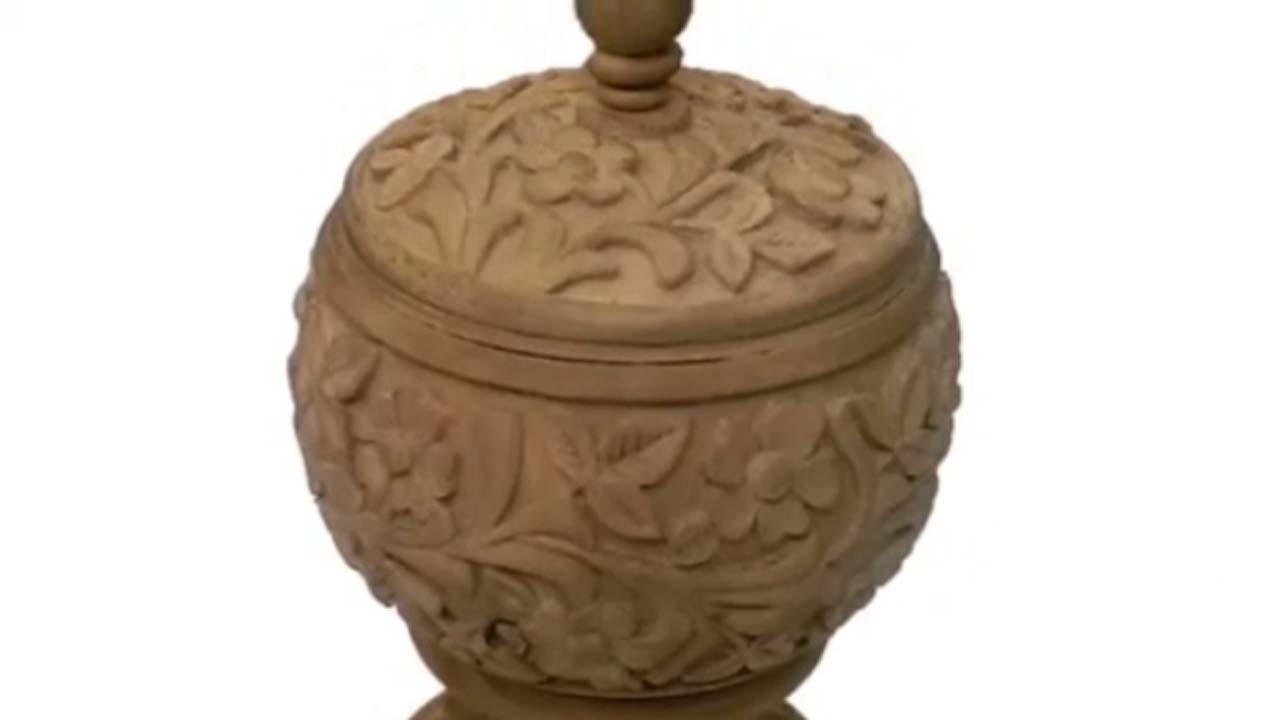 کسب روزی حلال با نقش زدن بر چوب + فیلم