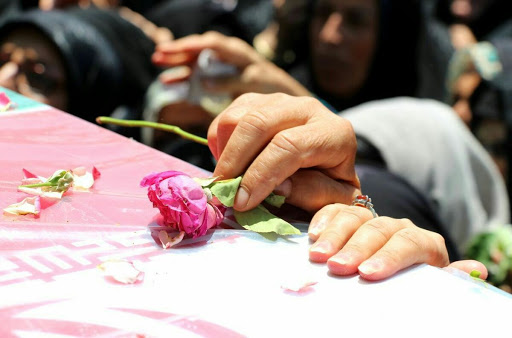 پیکر‌های مطهر ۲ شهید دوران دفاع مقدس در راه کرمان