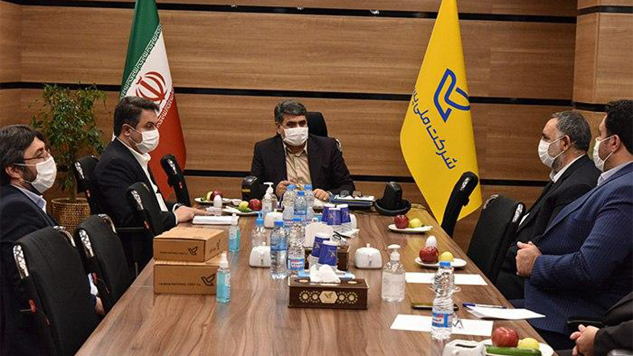 شرکت پست نمایشگاه کتاب را رونق می‌دهد
